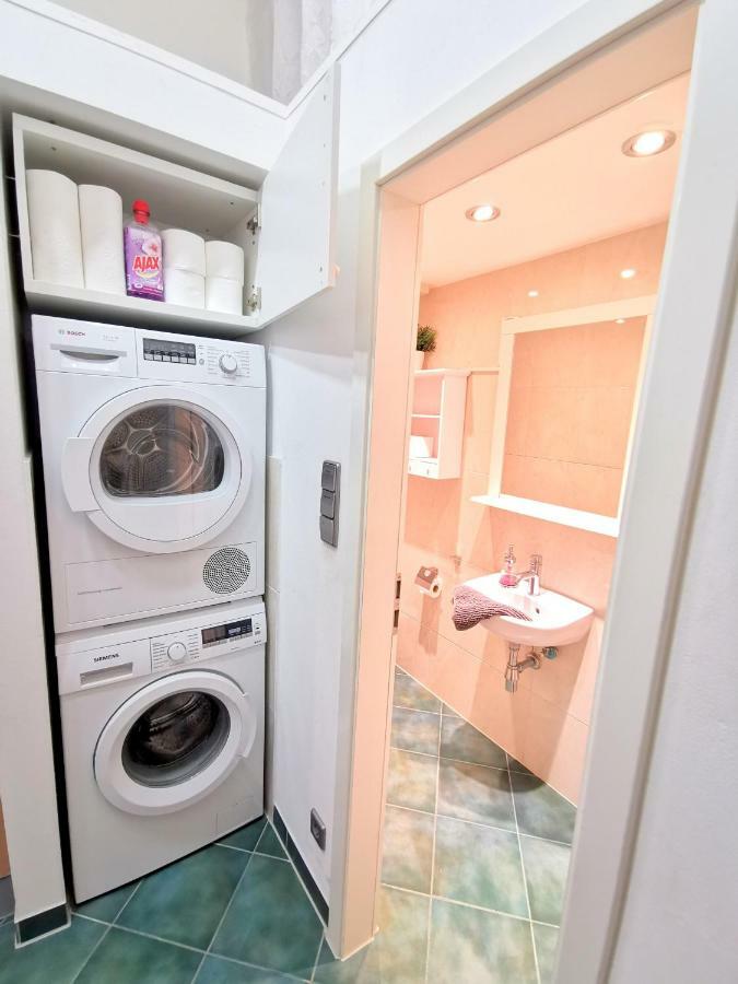 Gastein By Rockchair Apartments L Superhost Status L 2 Bedrooms Boxspringbeds 1,5 Bathrooms - Cozy Family & Business Flair Welcomes You! Berlin Extérieur photo